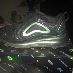 Reposting these shoes..NIKE AIR MAX 720…size 9 in womens..EUC..price firm..